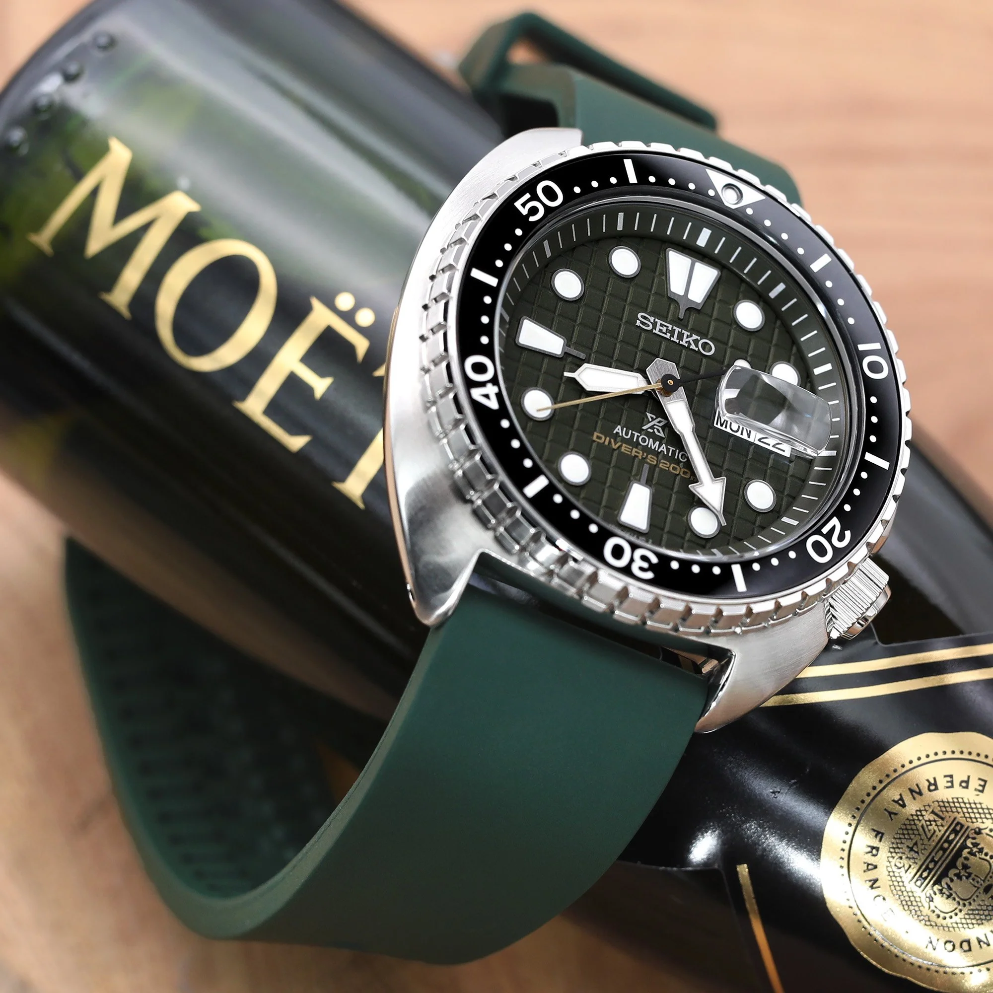 20mm or 22mm Straight End Emerald Green FKM Rubber Quick Release Watch Band, Brushed - Image 4
