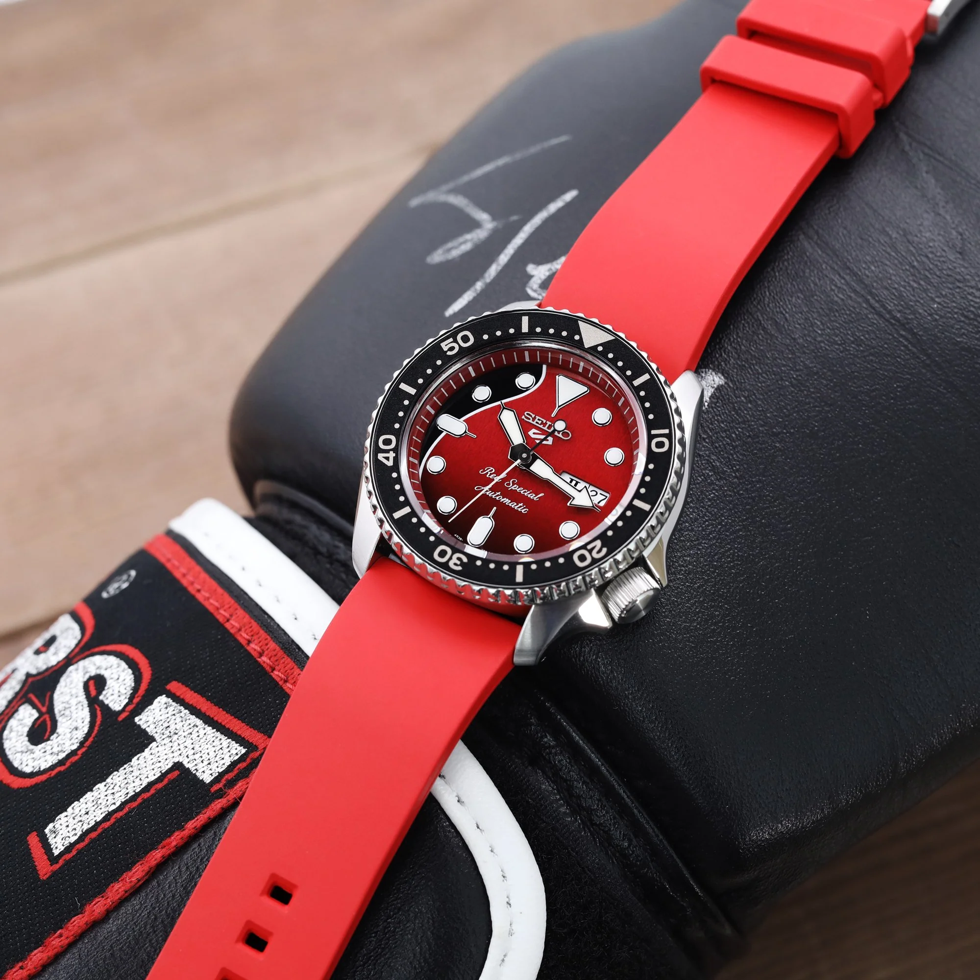 20mm or 22mm Straight End Red FKM Rubber Quick Release Watch Band, Brushed - Image 4
