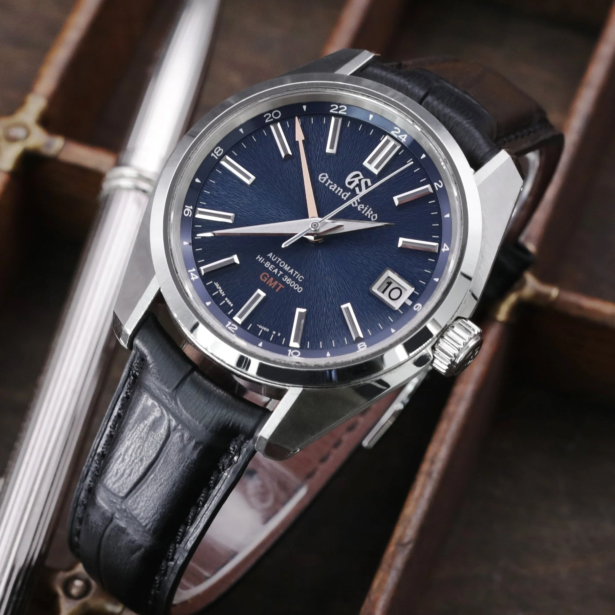 Q.R. 19mm or 21mm Black CrocoCalf (Croco Grain) Semi-Curved Watch Band - Image 3