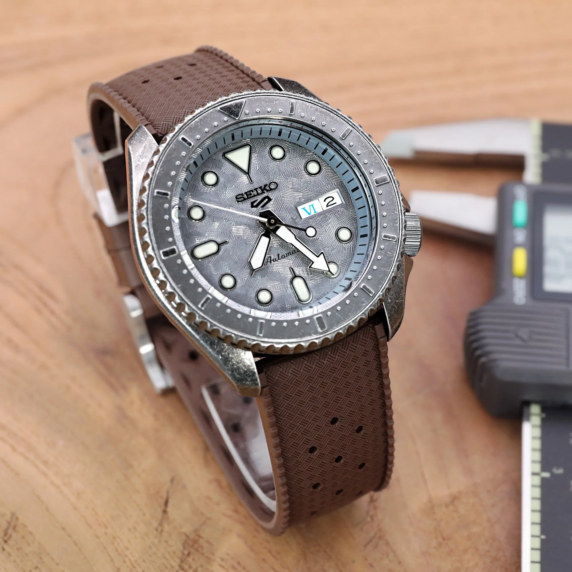 Quick Release Brown Tropical-Style Pro FKM rubber watch strap, 19mm - 23mm - Image 6