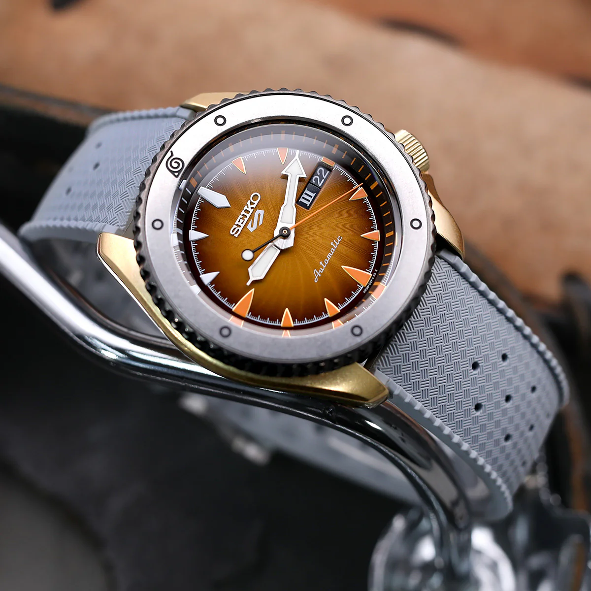 Quick Release Grey Tropical-Style Pro FKM rubber watch strap, 20mm or 22mm - Image 4