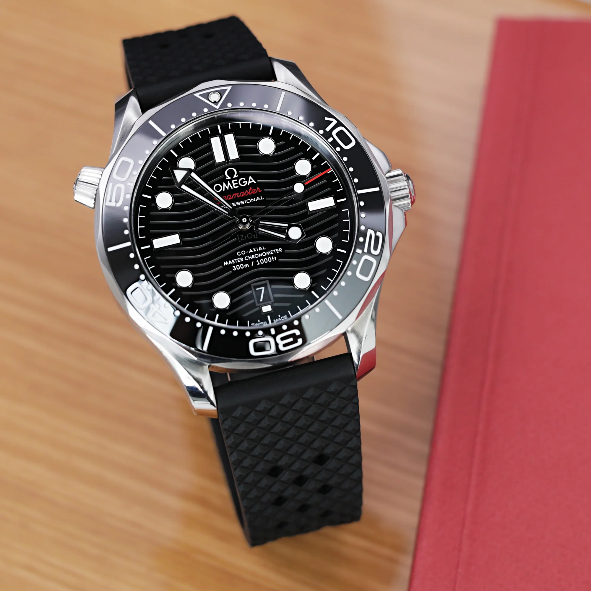 Rhombus Black FKM Quick Release rubber watch strap, 20mm - Image 5