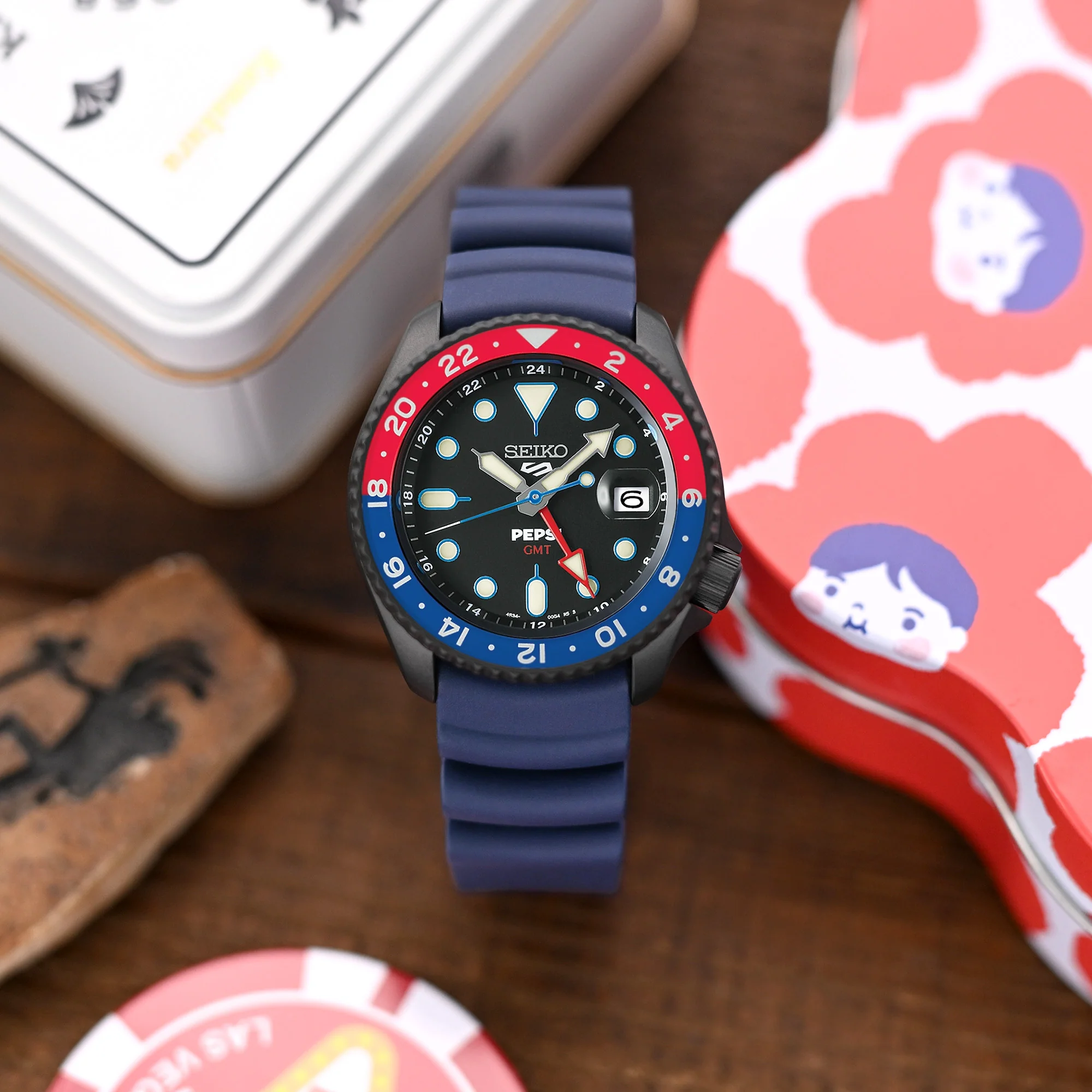 Q.R. Firewave Resilient Curved End FKM rubber Watch Strap, Navy Blue 22mm - Image 4