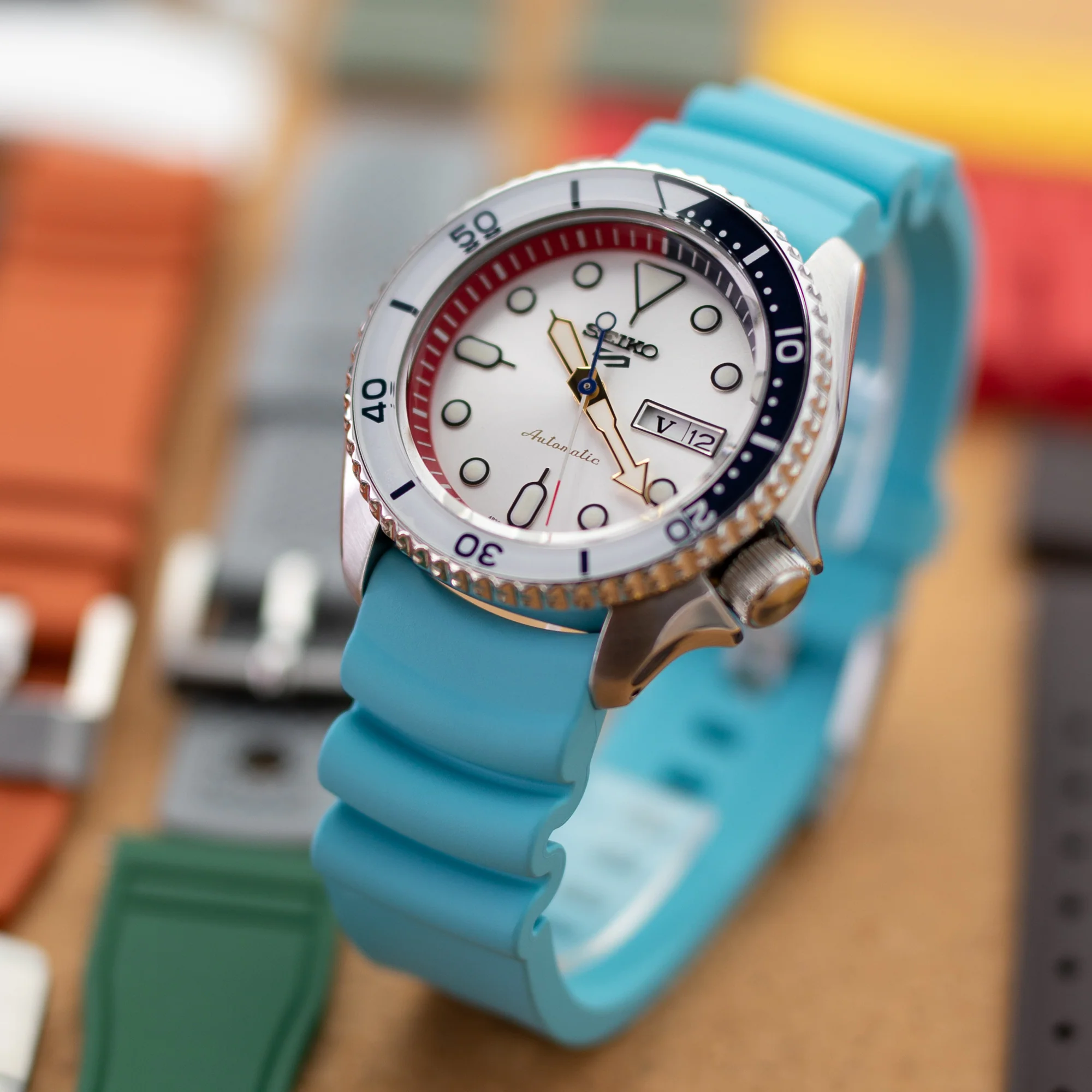 Q.R. Firewave Resilient Curved End FKM rubber Watch Strap, Sky Blue 22mm - Image 4